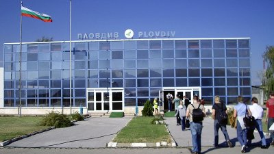 Бежанец на пловдивското летище вдигна на крак полицаите Мъжът влязъл
