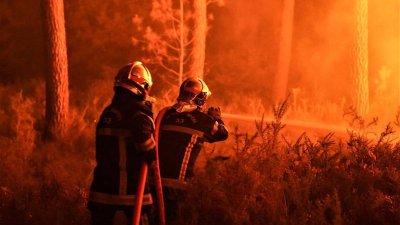 Пожарите в региона на Бордо продължават да бушуват