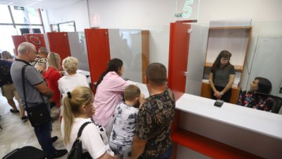 Нов център за издаване на лични документи беше открит в София