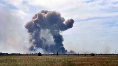 Нови мощни експлозии са били чути в Крим