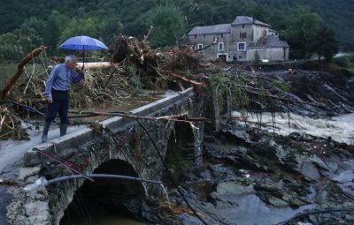 Мощният ураган връхлетял френския остров Корсика взе жертви Засега се