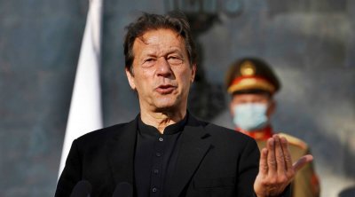 Повдигнаха обвинение на бившия премиер на Пакистан