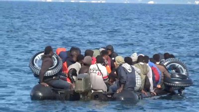 Близо 1300 мигранти прекосиха Ламанша в малки лодки в понеделник