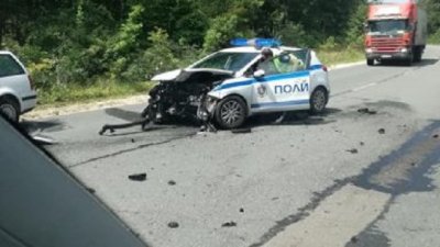 Джигит удари патрулка в Казанлък, рани полицай