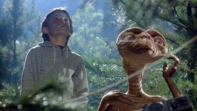 Извънземното и Челюсти два от най емблематичните филми на Стивън Спилбърг се завръщат в