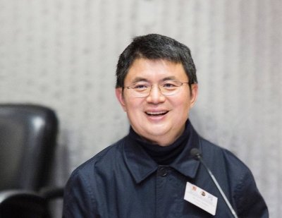 В Китай осъдиха милиардер на 13 години затвор