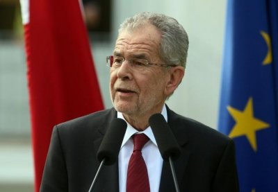 Президентът на Австрия Александър Ван дер Белен пострада при инцидент