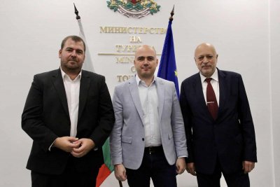 Трима министри на Гълъб създават Бранд България