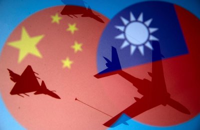 Два китайски изтребителя са пресекли средната линия на Тайванския проток