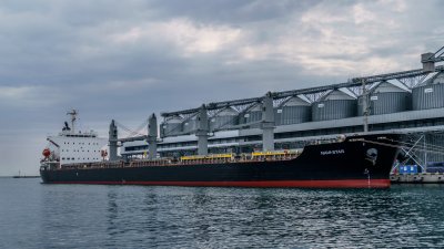 Още 4 кораба със зърно са отплавали от Украйна