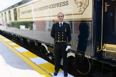 Легендарният влак Ориент Експрес  пристига на гарата в Русе Пътешествието се организира