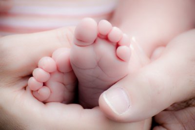 Куриоз: Родилен дом в Гърция даде на двойка чуждо бебе