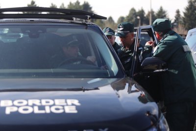 Шофьор със софийска регистрация побърка граничните полицаи на КПП Пода