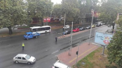Представители на полицията спряха движението по част от булевард Христо
