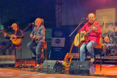 Аполония отбеляза 55 ата годишнина на рок групата Щурците снощи Осмата