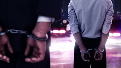 ГДБОП задържа двама в "Слънчев бряг" за склоняване към проституция