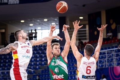 България откри Европейското първенство по баскетбол но не го направи