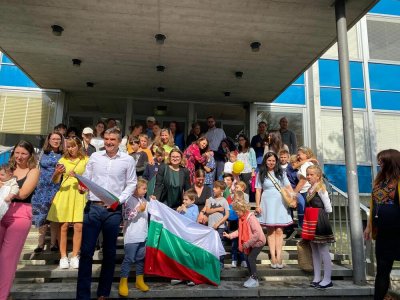 Децата на българите от Лозана Нион Морж Монтрьо Веве Лютри