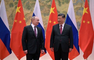Китай работи с Русия за създаването на един по справедлив световен
