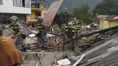Броят на жертвите от голямото земетресение в Западен Китай нарасна