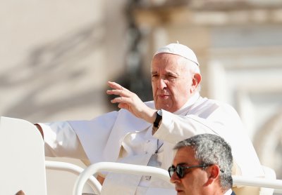Папата: Прекомерната разлика в заплащането разболява обществото