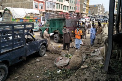 Бомба уби осем души в Пакистан