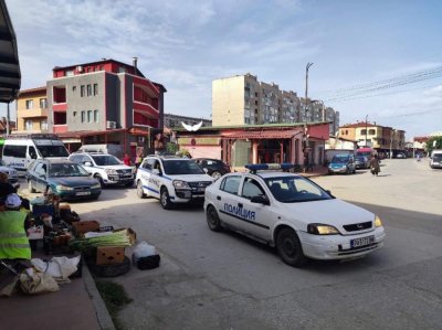 АКЦИЯ: МВР блокира ромско гето в Пазарджик
