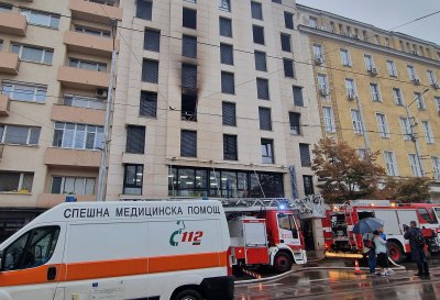 Пожар в хотел „Централ“ в София, един човек е загинал, а шестима са ранени (ВИДЕО)
