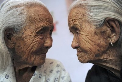 Броят на хората на възраст 100 и повече години живеещи