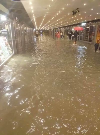 Пореден ден на проливни валежи в хърватската столица Загреб  В интернет
