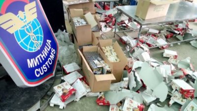 Митнически служителите задържаха 3066 кутии цигари при проверка на товарен
