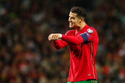 Португалският нападател Кристиано Роналдо има за цел да играе на
