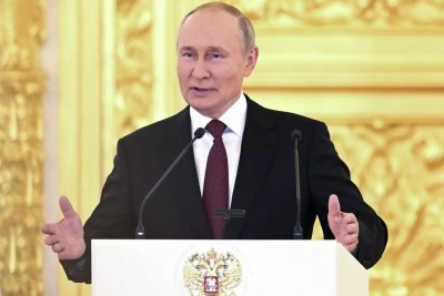 Путин: Русия ще продължи да подкрепя Сърбия