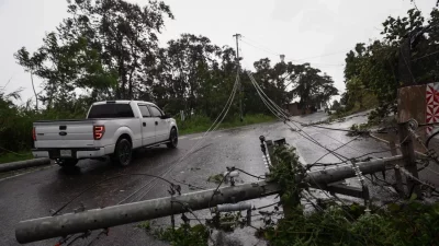 Ураганът Фиона остави половин милион домакинства без ток