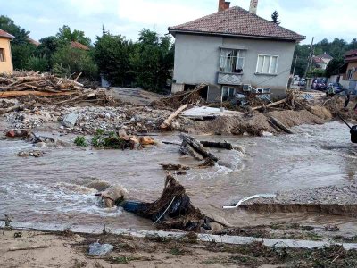 Седемнадесет семейства от пострадалото карловско село Богдан са поискали да