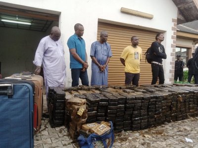 Властите в Нигерия конфискуваха 1.8 тона кокаин