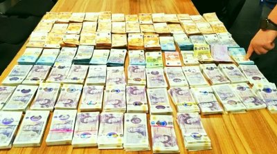 Разследват трима за недекларирана на „Капитан Андреево“ валута