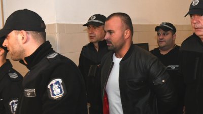 Димитър с Поршето остава в ареста (подробности)