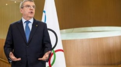 Международният олимпийски комитет МОК ще обмисли решението си да забрани