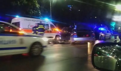 Катастрофа на бул Черни връх в София две коли