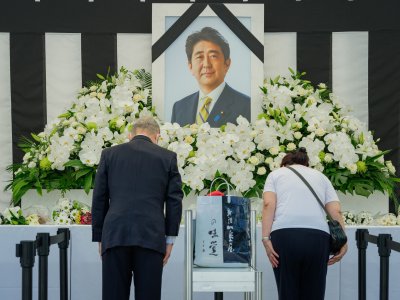 Япония си каза последно сбогом с бившия премиер Шиндзо Абе който