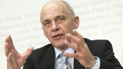 Швейцарският финансов министър ще напусне поста в края на годината
