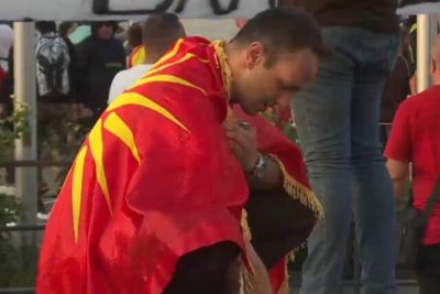 Македонското лайно Ламбе Алабаковски който преди няколко месеца предизвика пожара