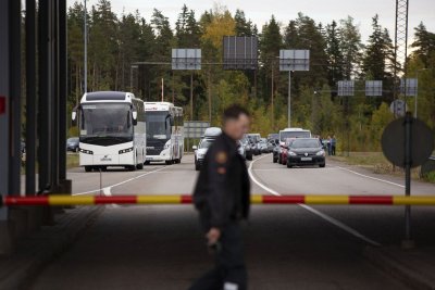 Финландия затваря границите си за руски туристи