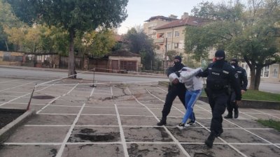 Полицейска операция срещу престъпността нарушаване на политическите права на гражданите