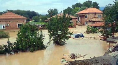 По 800 лв. за най-пострадалите след наводнението в Карловско