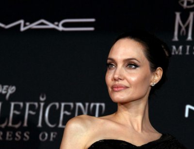Джоли поиска повече права за иранските жени