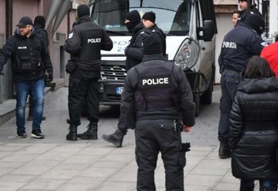 Арест за каналджии, крили 28 кюрди в къща в "Модерно предградие"