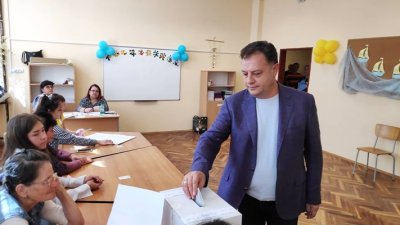 Даниел Панов: Гласувах нашите деца да имат нормално бъдеще