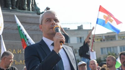 Възраждане категорично изпреварва БСП а партията на Стефан Янев влиза